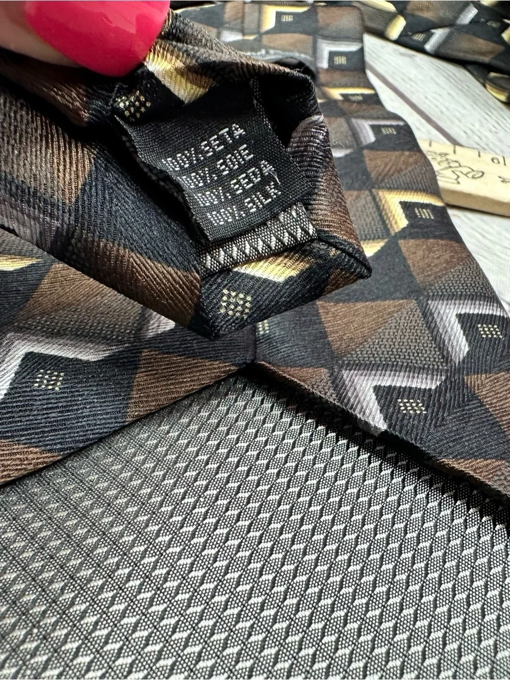 Kilburne & Finch Men's Geometric Brown & Black silk Tie Gold Accents office